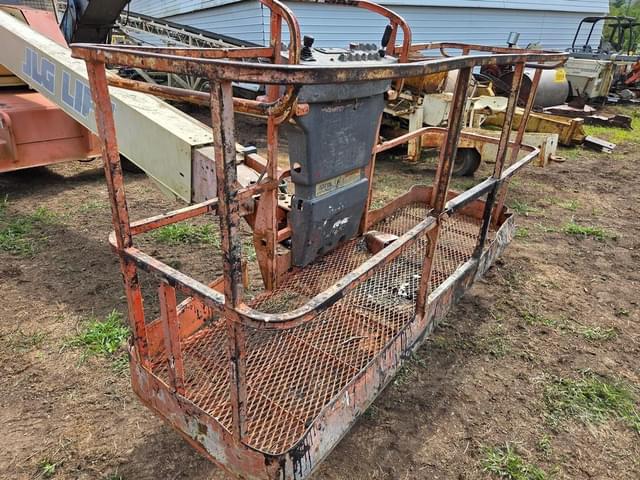 Image of JLG 601S equipment image 1
