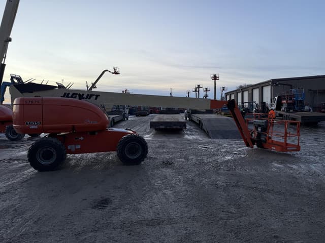 Image of JLG 660SJ equipment image 4