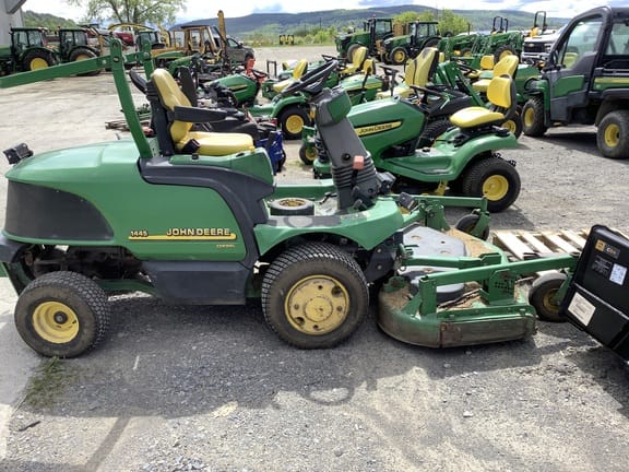 2001 John Deere 1445 Equipment Image0