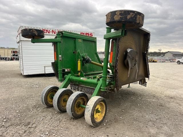 Image of John Deere 1517 equipment image 1