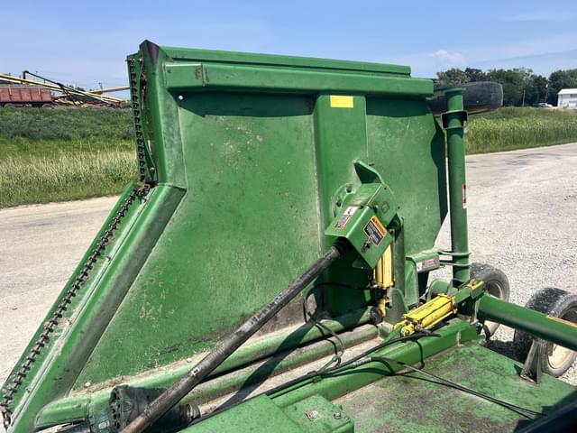 Image of John Deere 1518 equipment image 1