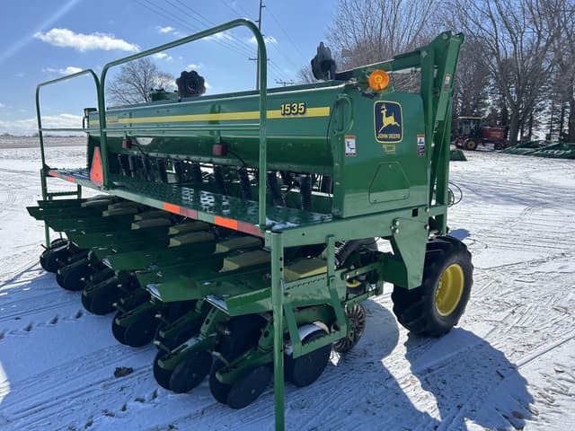 Image of John Deere 1535 equipment image 2