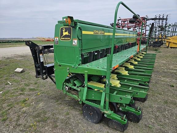 Image of John Deere 1535 equipment image 3