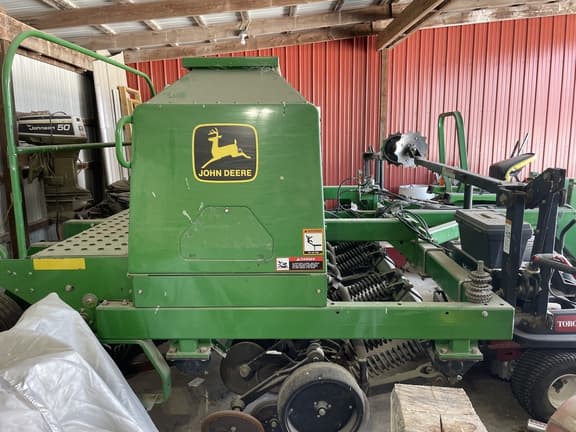 Image of John Deere 1560 equipment image 2