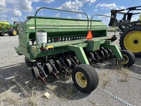 Image of John Deere 1560 equipment image 2