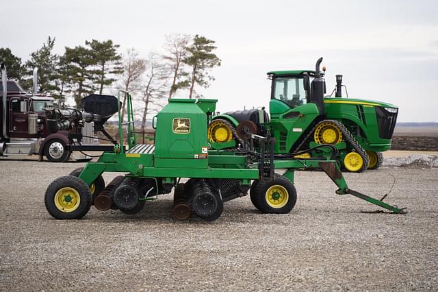 Image of John Deere 1560 equipment image 3