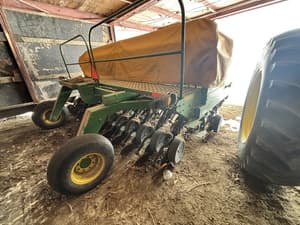 2001 John Deere 1560 Image