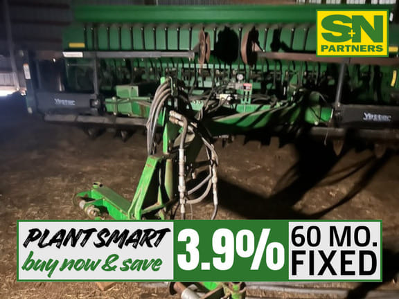 2001 John Deere 1560 Equipment Image0