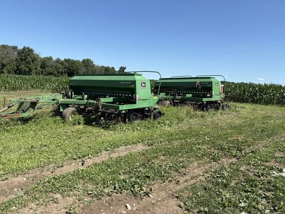 Image of John Deere 1560 Primary image