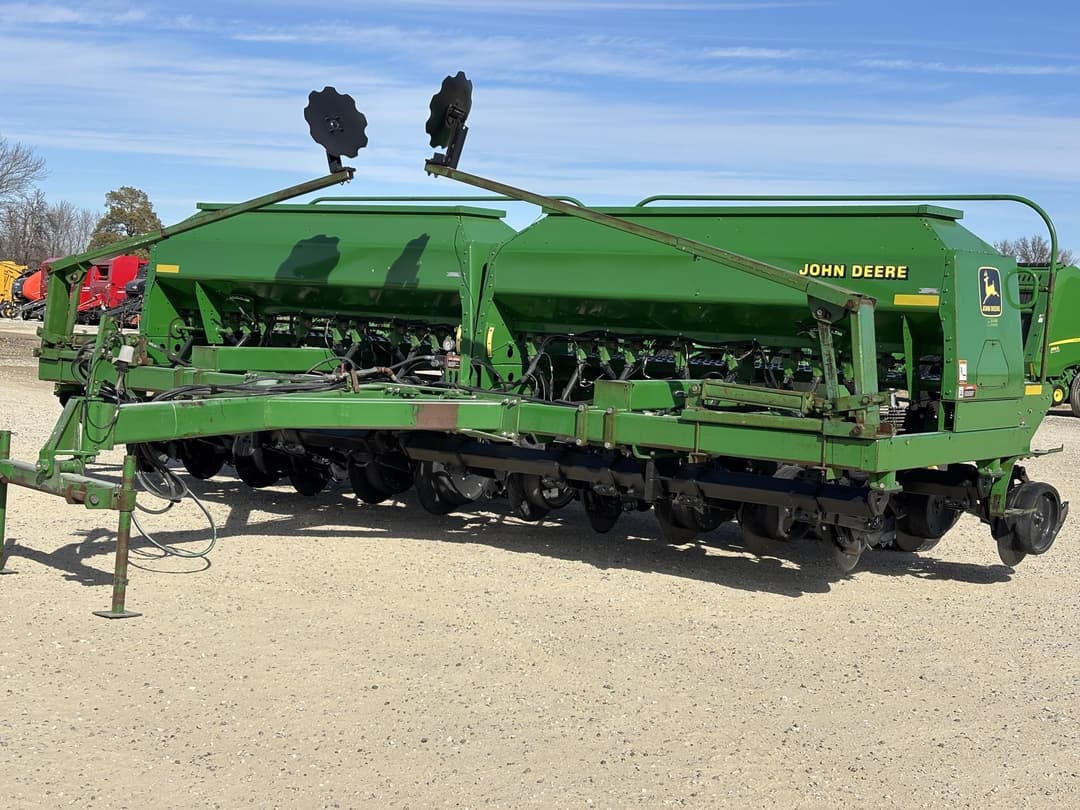 Image of John Deere 1560 Primary image