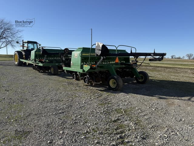 Image of John Deere 1560 equipment image 4