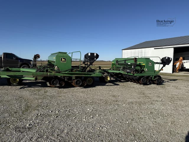 Image of John Deere 1560 equipment image 2