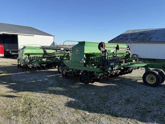 Image of John Deere 1560 equipment image 1