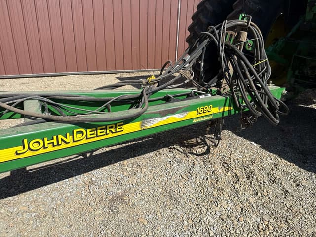 Image of John Deere 1690 equipment image 2