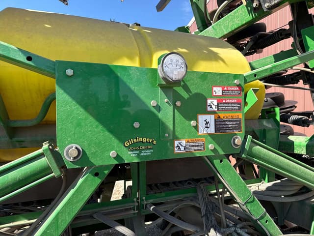 Image of John Deere 1690 equipment image 3