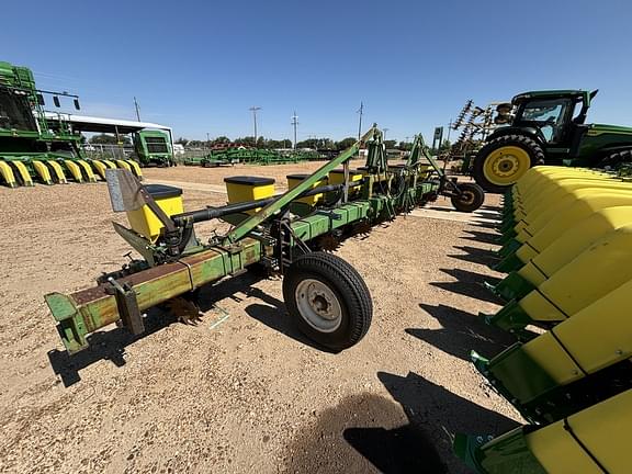 Image of John Deere 1700 equipment image 2