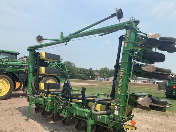 Image of John Deere 1710 equipment image 4