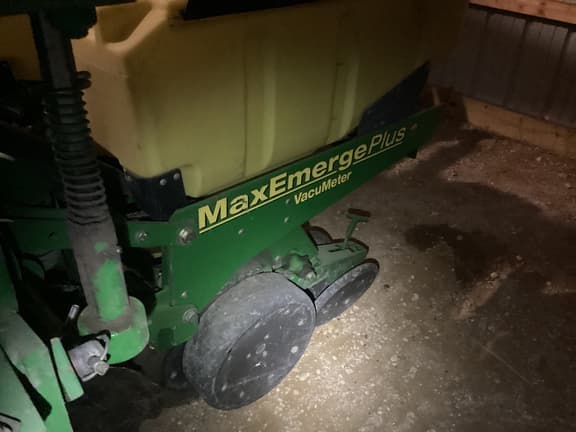 Image of John Deere 1710 equipment image 1