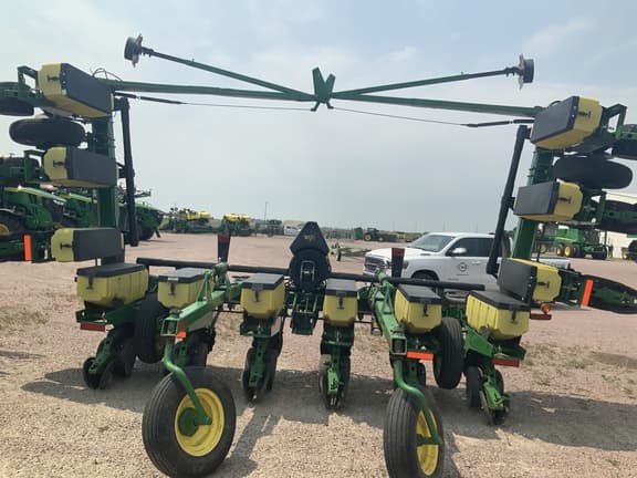 Image of John Deere 1710 Primary image