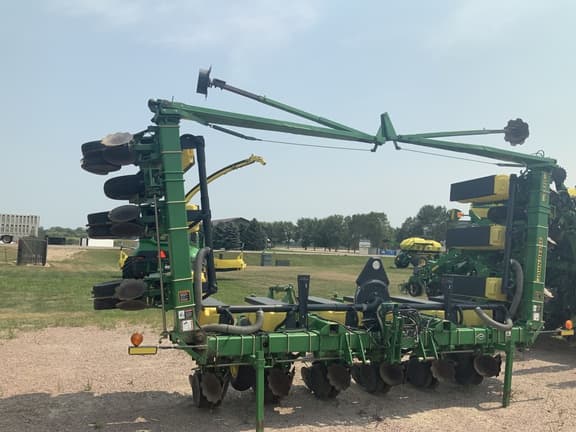 Image of John Deere 1710 equipment image 2