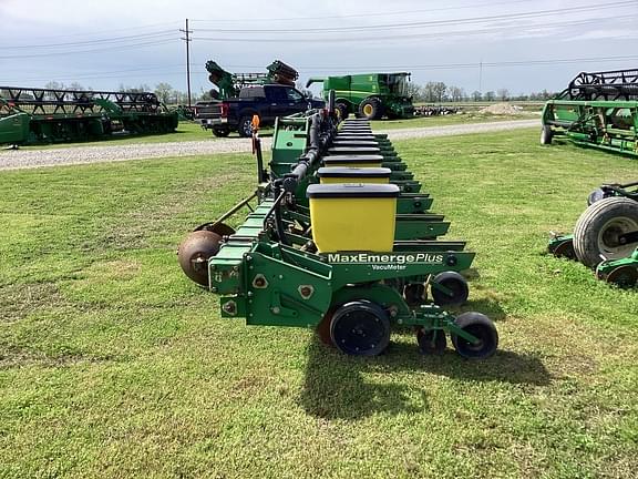 Image of John Deere 1720 equipment image 2