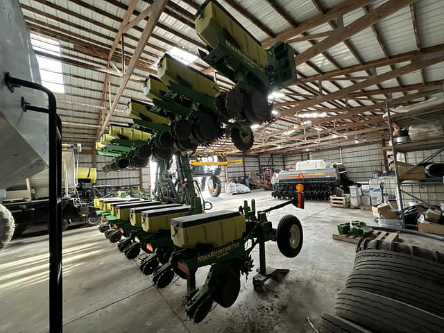 Image of John Deere 1720 equipment image 3