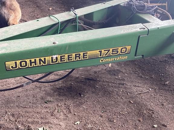 Image of John Deere 1750 equipment image 2