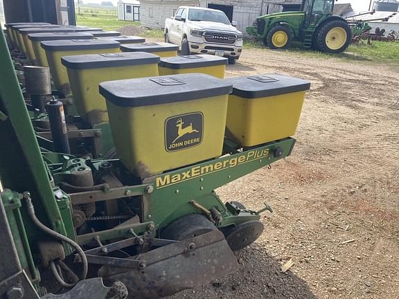 Image of John Deere 1750 equipment image 1