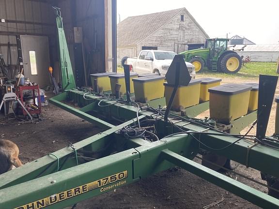 Image of John Deere 1750 equipment image 3