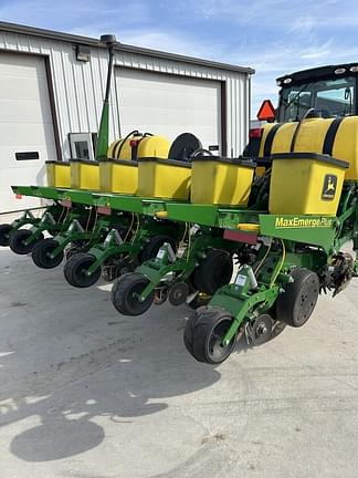 Image of John Deere 1750 equipment image 1