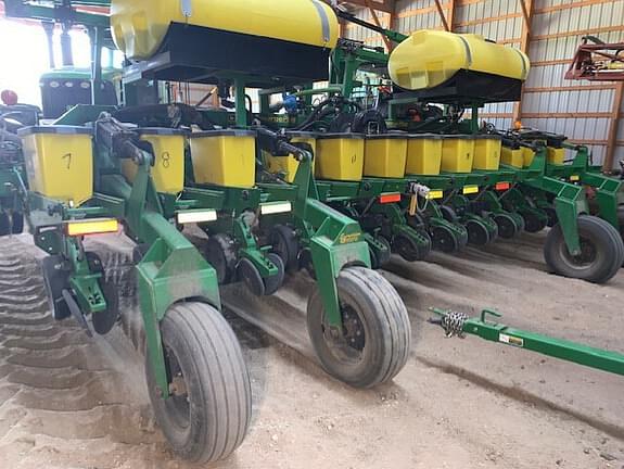 Image of John Deere 1750 equipment image 2