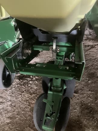 Image of John Deere 1760 equipment image 4