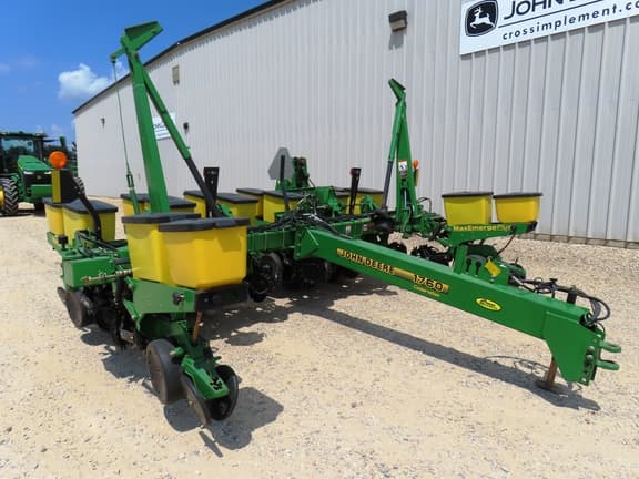 Image of John Deere 1760 equipment image 3