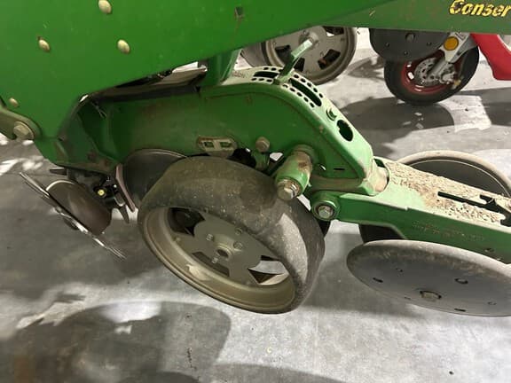 Image of John Deere 1760 equipment image 3