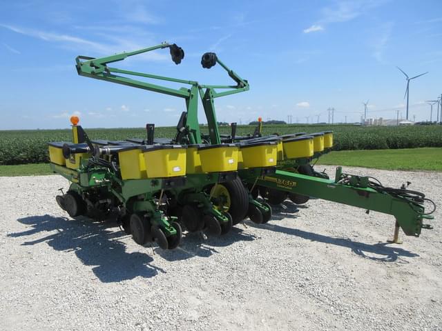 Image of John Deere 1760 equipment image 2