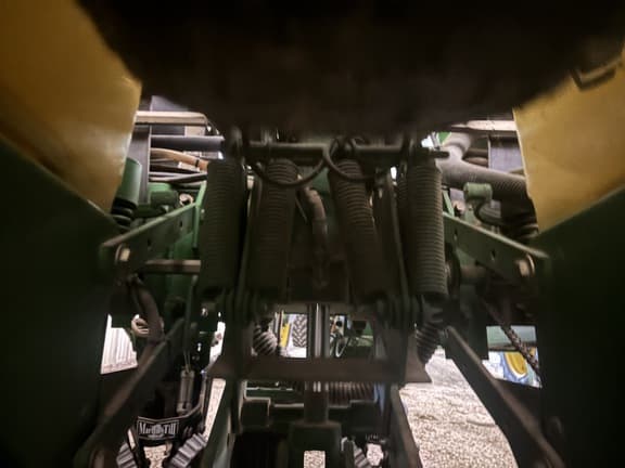 Image of John Deere 1760 equipment image 2