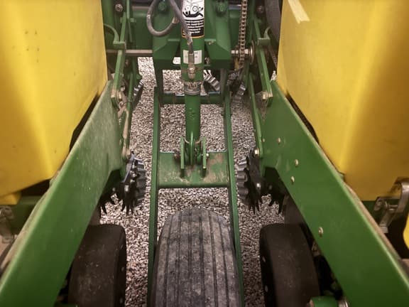 Image of John Deere 1760 equipment image 3