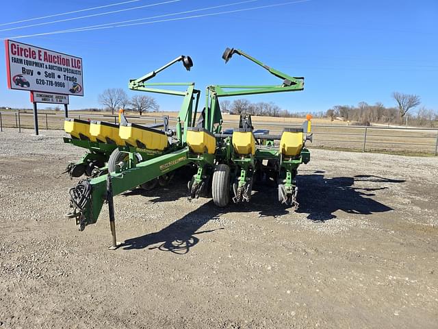 Image of John Deere 1760 equipment image 2