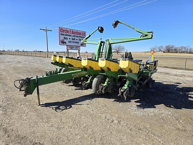 Image of John Deere 1760 equipment image 3