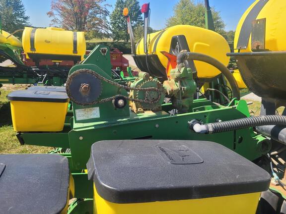 Image of John Deere 1760 equipment image 4