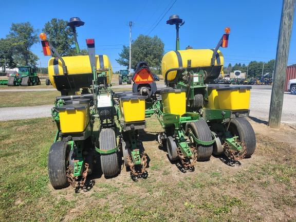 Image of John Deere 1760 equipment image 3