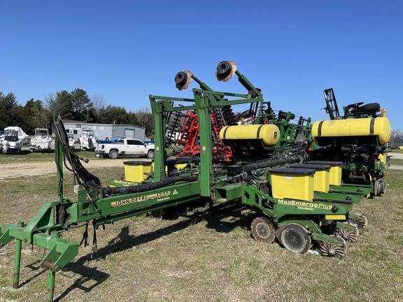 Image of John Deere 1770 equipment image 1