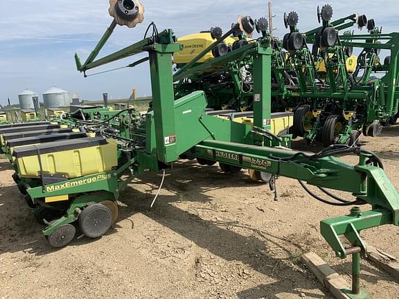 Image of John Deere 1770 equipment image 1