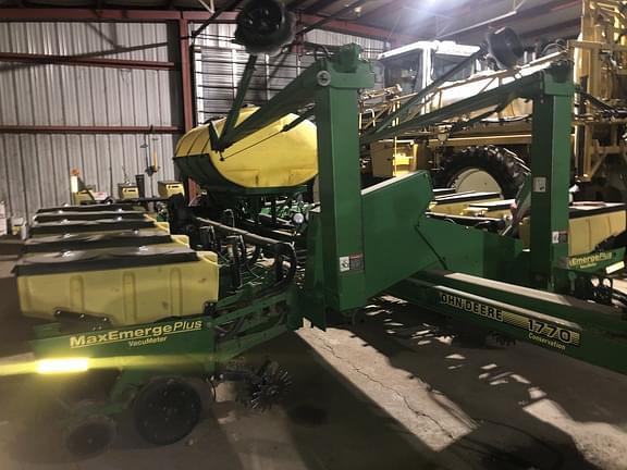 Image of John Deere 1770 equipment image 1