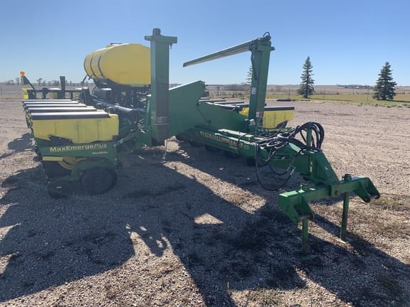 2001 John Deere 1770 Image