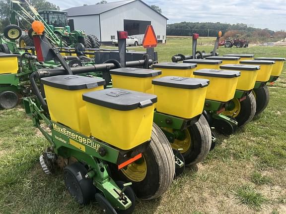 Image of John Deere 1770 equipment image 1