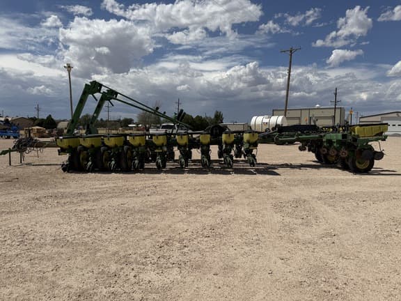 Image of John Deere 1770 equipment image 1