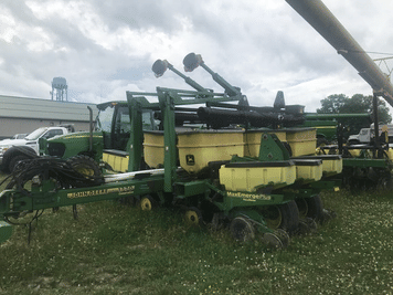 Main image John Deere 1770