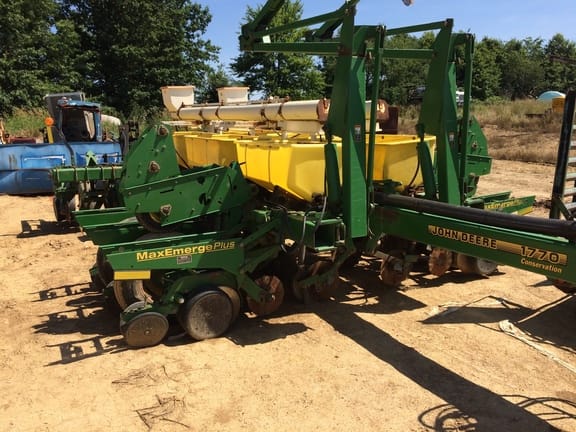 Main image John Deere 1770