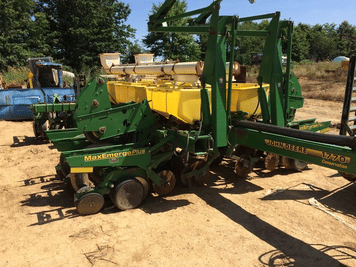 Main image John Deere 1770